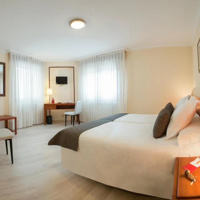 غرفة بسريرين منفصلين، San Lorenzo Hotel 5/8