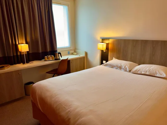 Room, Double Bed, MERCURE Chartres Est 4/6