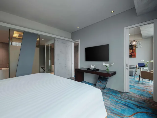 Pullman, Premium, Studio, Suite, King Bed, Central Park View, Sofa, Pullman Jakarta Central Park 1/5