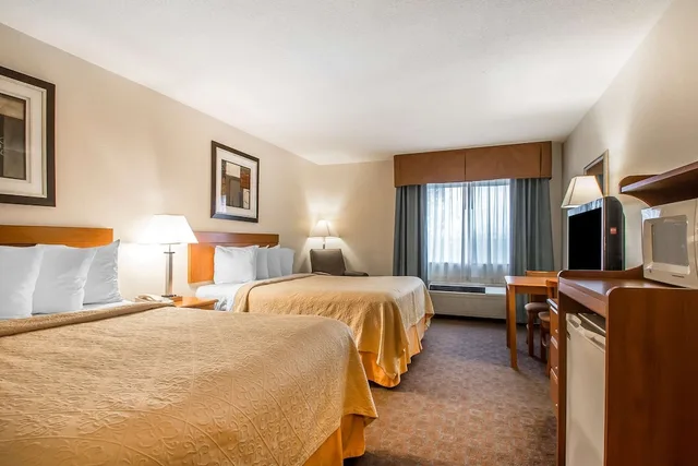 غرفة قياسية بسريرين كوين، Quality Inn Morris I-80 1/5