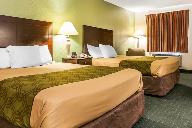 غرفة قياسية بسريرين مزدوجين، Econo Lodge Vincennes IN 1/2