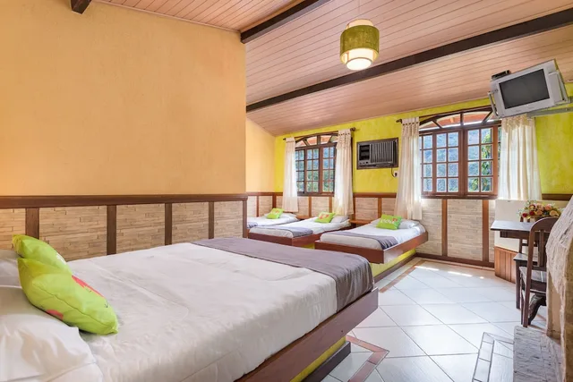 Deluxe, Family, 1 Double and 3 Single Beds، Pousada Chales Wood House 3/4