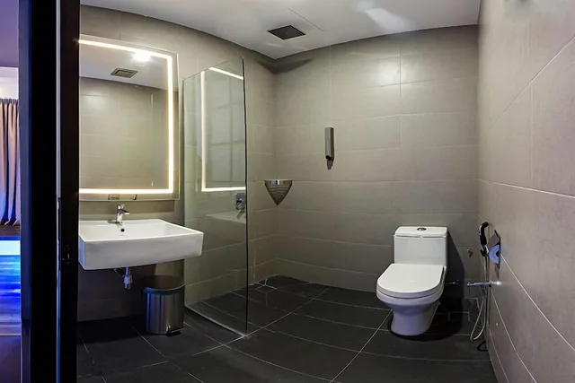 لوفت، Roomies Suites 2/3