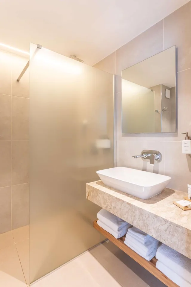 جناح بشرفة بغرفة نوم واحدة، Radisson Hotel Saint-Denis, La Reunion 7/8