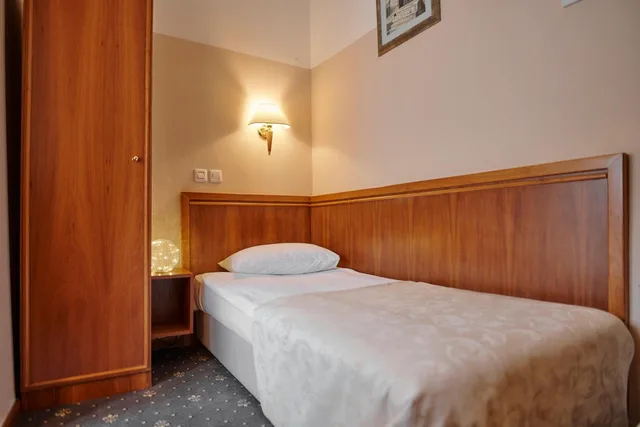 Room, Single, Street View، Hotel Lovran 3/16