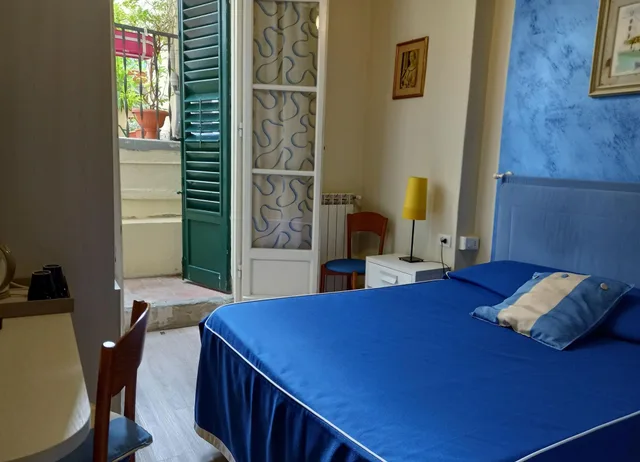 غرفة اقتصادية صغيرة بسرير مزدوج بغرفة نوم واحدة بحمام خاص، Tourist House 1/4