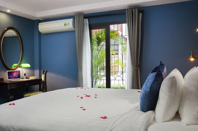 Gallery, Garden, Suite, King Bed, Sauna, Terrace، Ogallery Premier Hotel And Spa 3/10