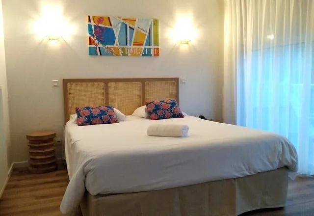 غرفة سوبيريور بسرير كوين بشرفة، Hotel Astoria 8/10
