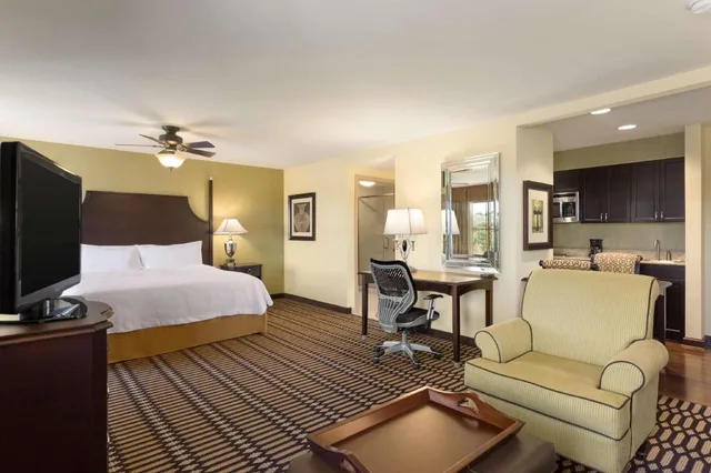 استوديو بسرير كينج مع أريكة لذوي الإعاقة، Homewood Suites By Hilton Lafayette Airport La 1/3
