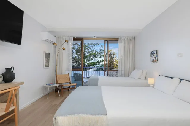 غرفة بسرير كوين وسرير فردي، BAYVIEW TOWER 4/10