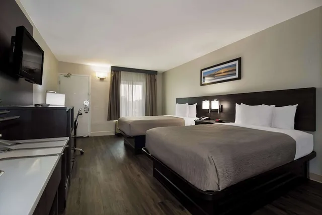 Standard, 2 Double Beds, Quality Inn Coliseum 1/7