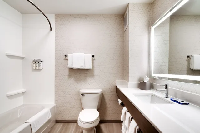 غرفة قياسية بسريرين كوين، Holiday Inn Express Hotel And Suites Rapid City 7/10