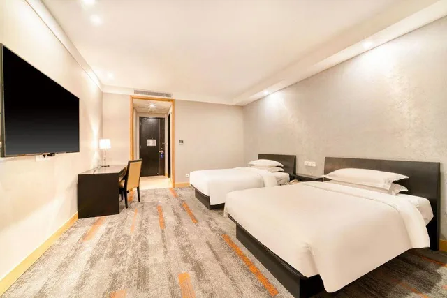 Room, Twin Beds, No Window، Hundred Centuries 1/2