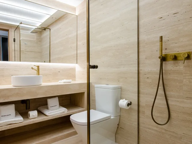 Contemporary, Deluxe، Browns Avenue Hotel 1/2