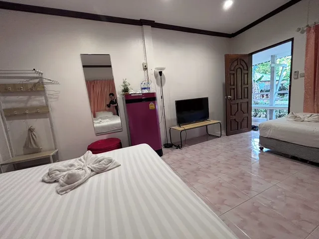 جناح عائلي بسرير كينج وسرير فردي، Aioun At Amphawa 8/10