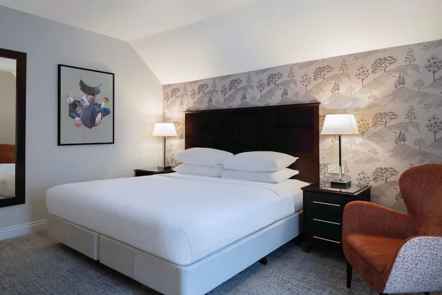 غرفة ديلوكس بسرير كينج، Delta Hotels by Marriott Worsley Park Country Club 1/4