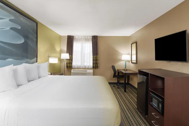 غرفة بسرير كينج، Super 8 by Wyndham Casa Grande 1/5