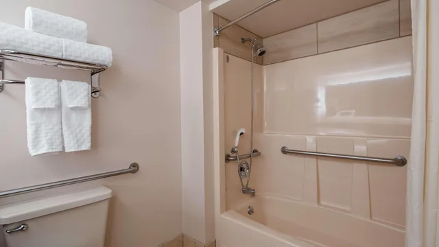 Room, Queen Bed, Best Western Plus Oak Harbor Hotel & Conference Center 10/10