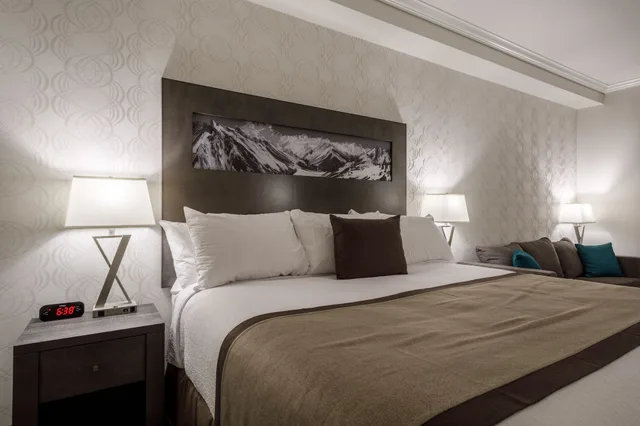 غرفة بسرير كينج، Ramada Revelstoke 3/6