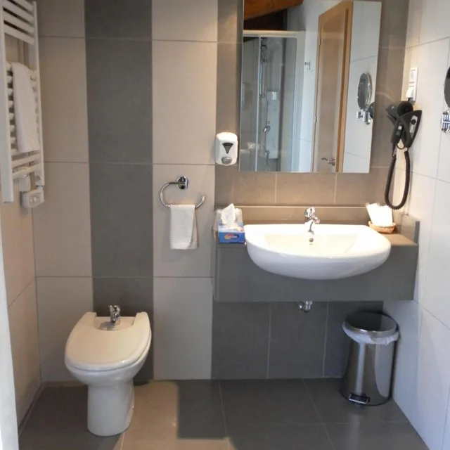 Suite, Milagros Rio Riaza 1/3