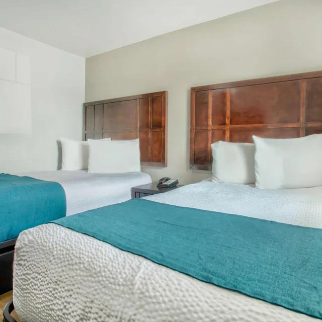 Room, 2 Queen Beds, Studio6 Suites Albany, OR 2/5