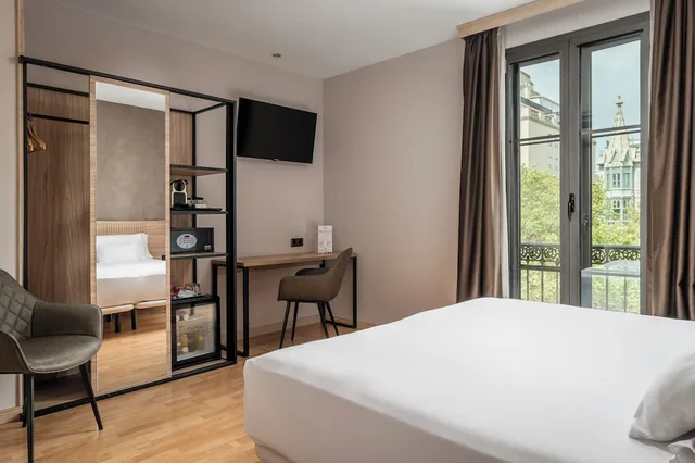 غرفة بسرير مزدوج بإطلالة على المدينة بشرفة، Petit Palace Eixample (ex Sunotel Central) 10/10