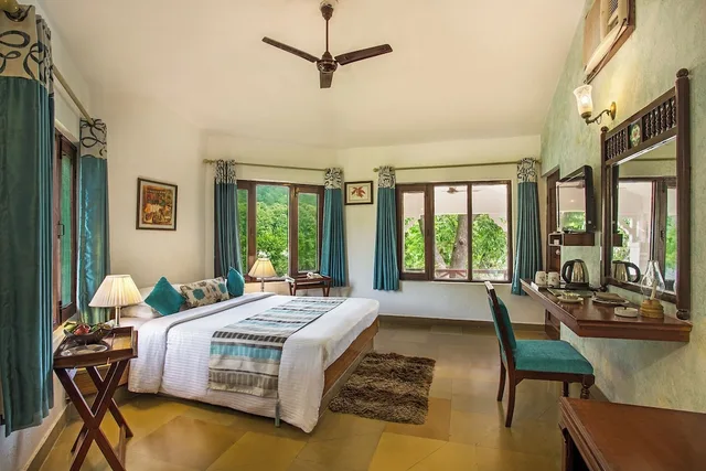 كوخ ديلوكس بسرير كوين، CORBETT RIVERVIEW RETREAT 1/3