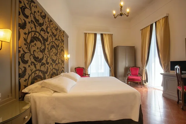 Premium, Superior, 3 Beds, Lateral Side Sea View، Grand Hotel Europa Palace 1/6