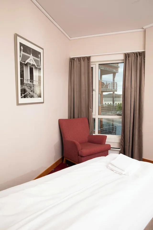 غرفة قياسية بسريرين منفصلين مع أريكة، Home Hotel Bryggeparken 1/3