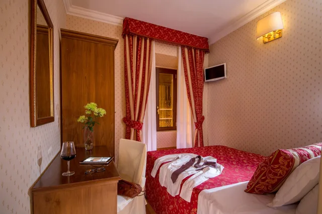 غرفة أساسية بسرير مزدوج أو سريرين منفصلين بغرفة نوم واحدة، Boncompagni Suite 8/10