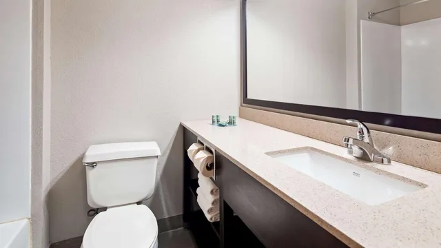 جناح بسرير كينج مع أريكة، Best Western Pearl City Inn 2/4
