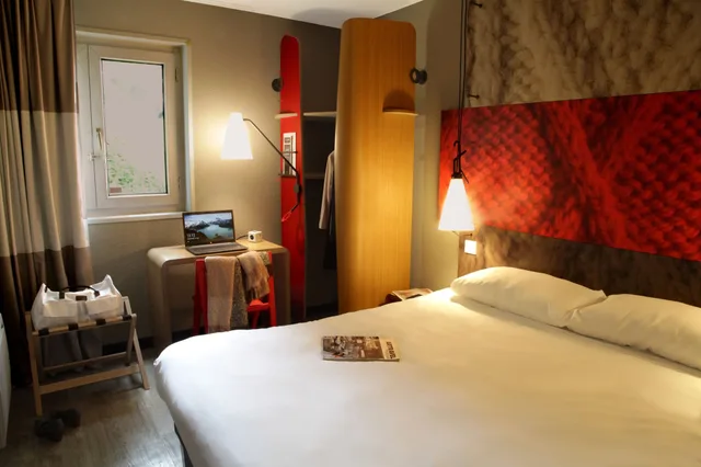 Standard, Double Bed, Ibis Quimper 3/9