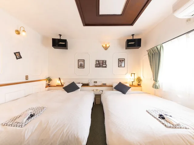 غرفة رباعية بسريرين مزدوجين، Hotel Nizi 1/5