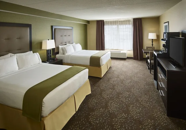 غرفة قياسية بسريرين كوين، Holiday Inn Express Hotel Amp Suites Timmins 2/4