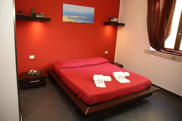 جناح حصري بسرير كوين بشرفة بإطلالة جزئية على البحر مع أريكة، Palazzo Dei Corsari- Apartment 1/5