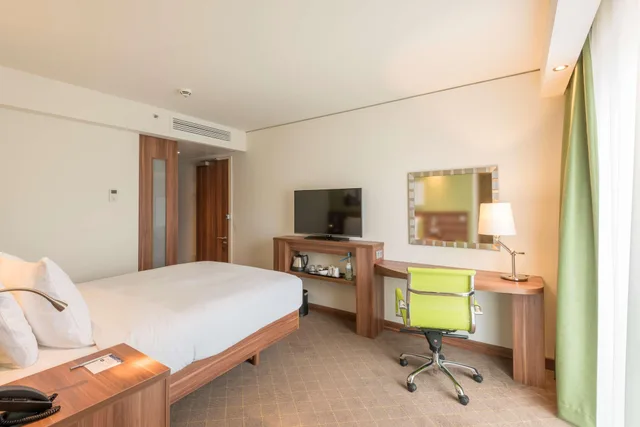 غرفة قياسية بسريرين منفصلين، Hampton By Hilton Hamburg City Centre 3/3
