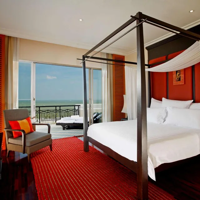 جناح مع دخول صالة النادي، Hilton Hua Hin Resort and SPA 1/5