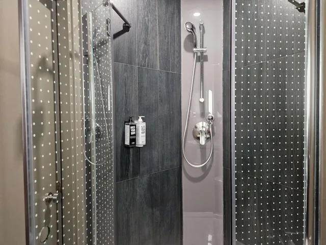 غرفة سوبيريور بسرير كوين بشرفة، ibis Aktobe Hotel 4/4