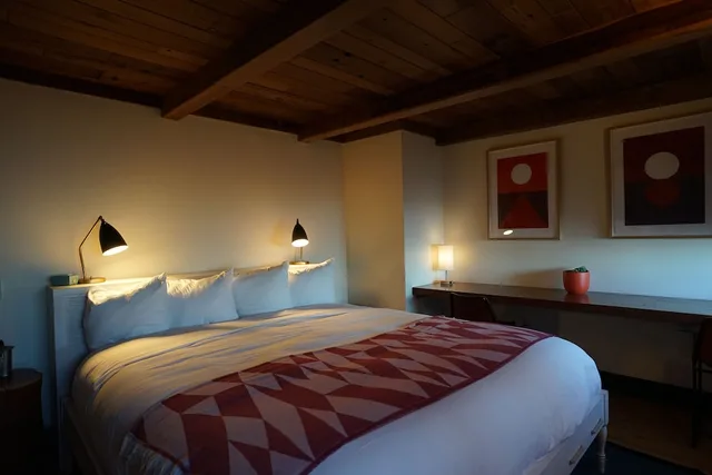 Ocean, Suite, King Bed، Timber Cove Resort 1/3
