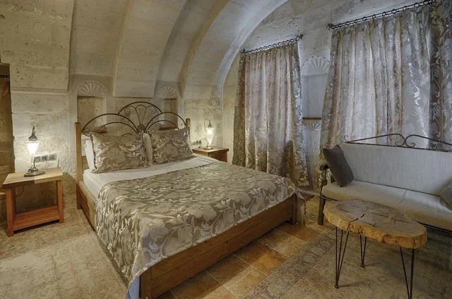 غرفة ديلوكس بسرير كوين مع أريكة، Hera Cave Suites 1/8