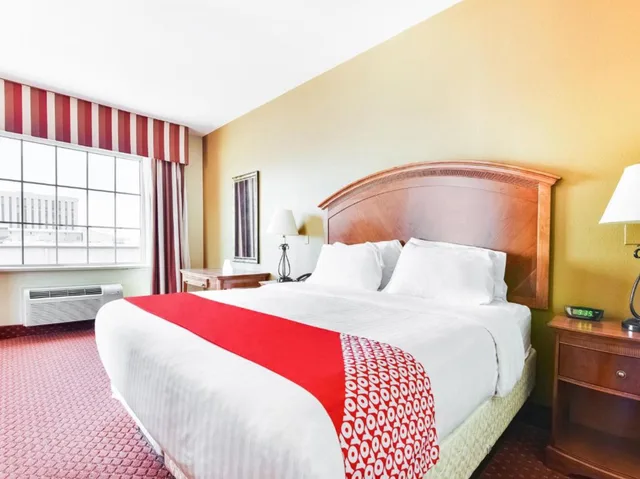 غرفة بسرير كوين، Oyo Townhouse Oklahoma City Airport 3/6