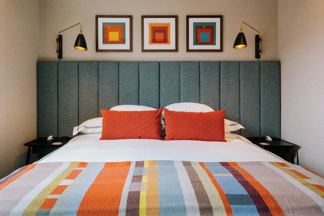 غرفة قياسية بسرير كينج، Eleven Revelstoke Lodge 2/5