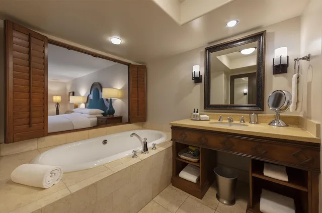 غرفة بسرير كينج لذوي الإعاقة، Royal Palms Resort And Spa In the Unbound Collection By Hyatt Formerly Royal Palms Resort And Spa 4/5