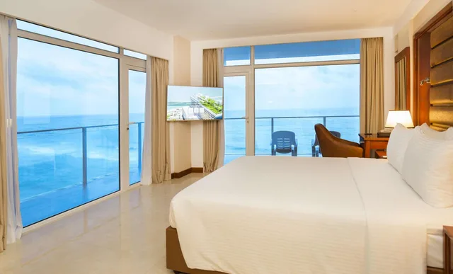 Signature, Panorama, King Bed، Marino Beach Colombo 1/1