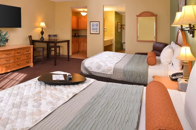 جناح بسريرين كوين بمطبخ صغير، Country Hearth Inn & Suites Edwardsville St. Louis 2/3