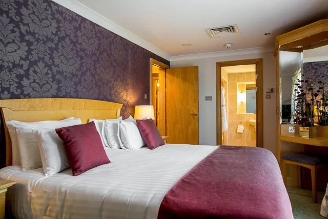 suite, Hellidon Lakes Golf Spa Hotel 2/10