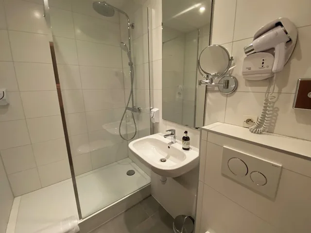 غرفة كلاسيكية بسريرين منفصلين، HOTEL AU CERF D'OR 6/8