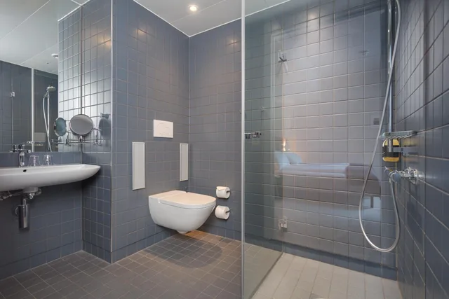 جناح جونيور بسرير كوين مع أريكة، ZANDER K HOTEL 4/5