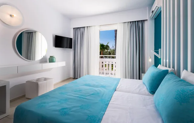 غرفة بسرير مزدوج بإطلالة على البحر، Gaia In Style Hotel - Adults Only 6/7