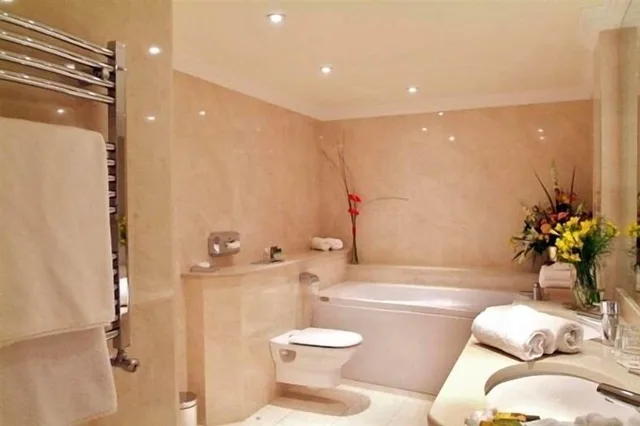 Room, Triple, 1 Double and 1 Single Bed, International Hotel Killarney 8/8